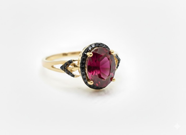 Zdjęcie Złoty pierścionek z granatem i czarnymi diamentami